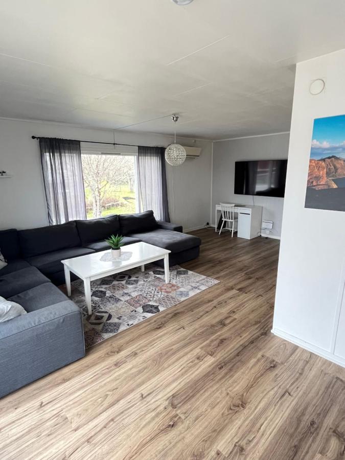 Hus Sentralt I Lofoten Lägenhet Leknes Exteriör bild