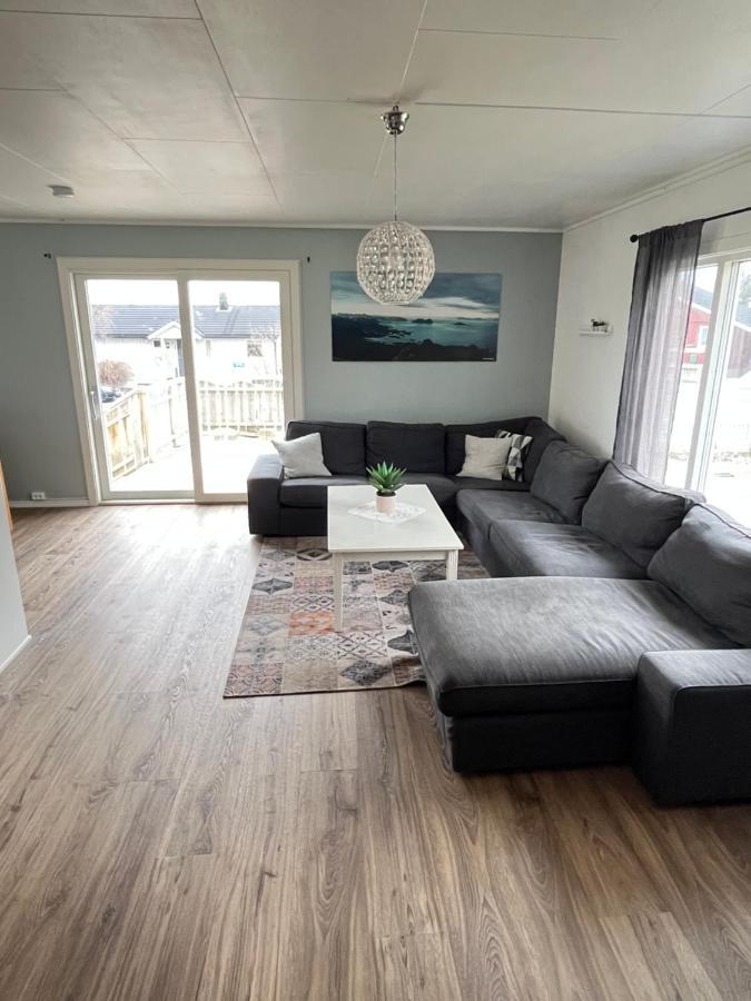Hus Sentralt I Lofoten Lägenhet Leknes Exteriör bild